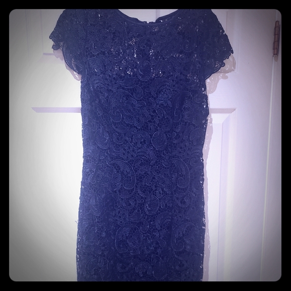Lace Midi dress - Picture 1 of 6